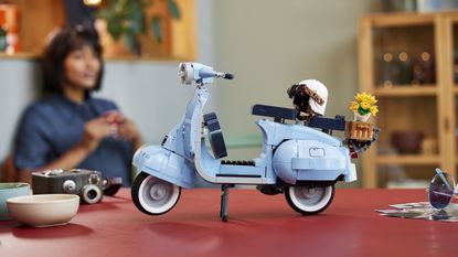 LEGO Vespa 125 Scooter