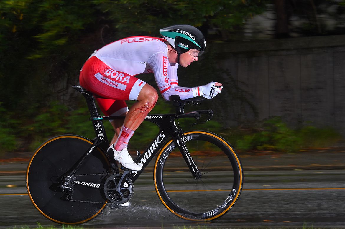 Maciej Bodnar (Poland) crashed in a turn