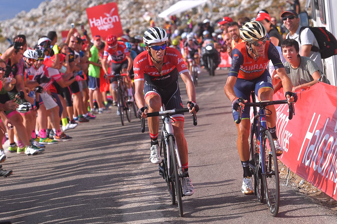 Vincenzo Nibali on the move with Alberto Contador at the Vuelta a Espa&ntilde;a