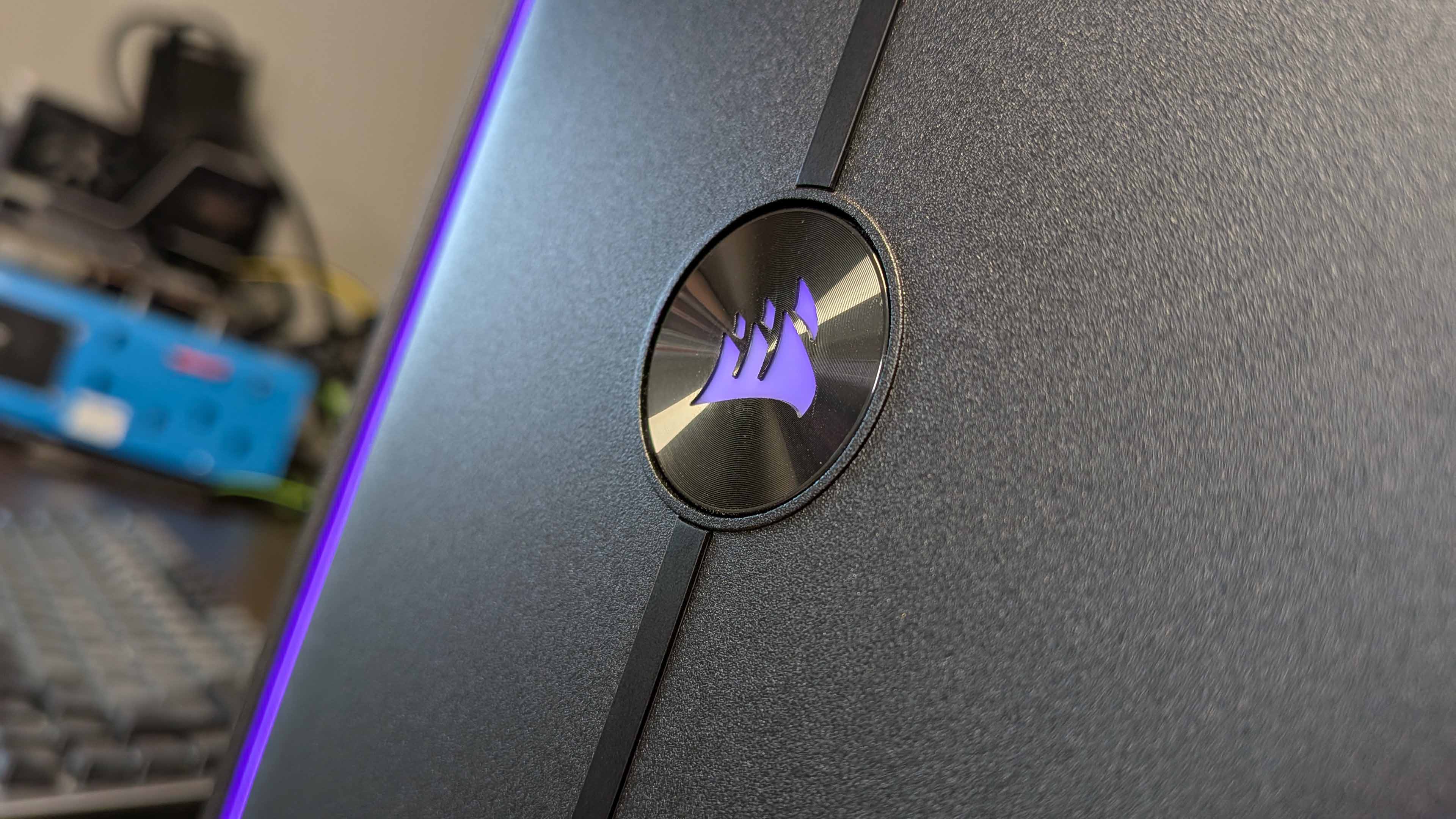 Corsair One i600 gaming PC