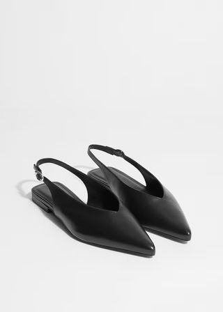 Gda29bnX3t7HHcKrArnDkS-320-80 قامت داكوتا جونسون بتبديل الصنادل لاتجاه شقق Slingback