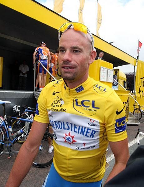 Stefan Schumacher (Gerolsteiner) took over the lead with his time trial win.