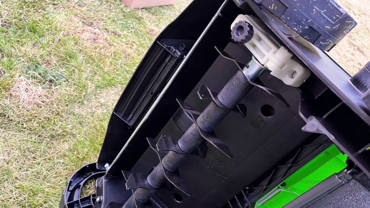 Greenworks 40V 14in Cordless Dethatcher / Scarifier being tested in writer's home