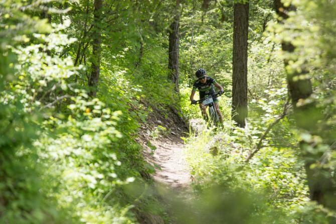 Pua Mata (Cannondale-ShoAir) was all alone by the second lap.