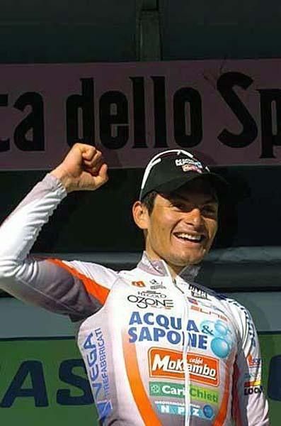 Freddy Rodriguez celebrates on the podium