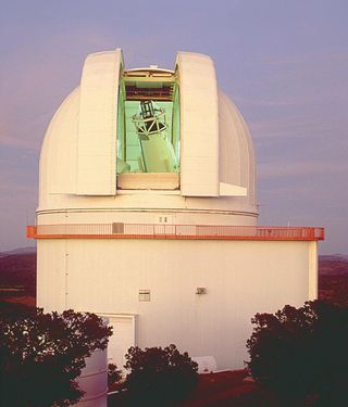 PHoto of the Harlan J. Smith telescope in West Texas