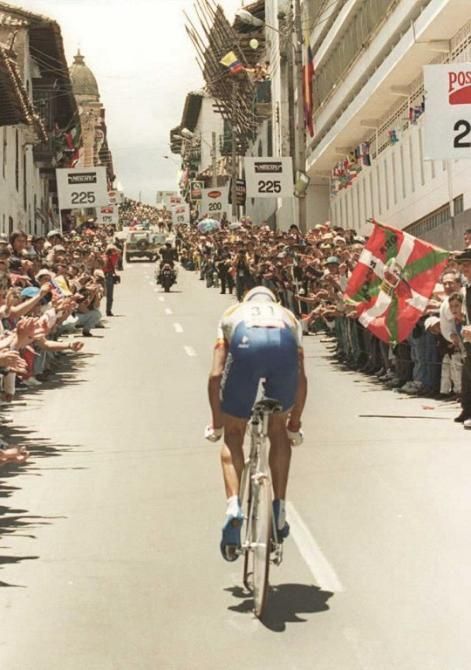 1995 Worlds: Miguel Indurain is moments away from winning the time trial world championship in Colombia, the only world title in his palmares
