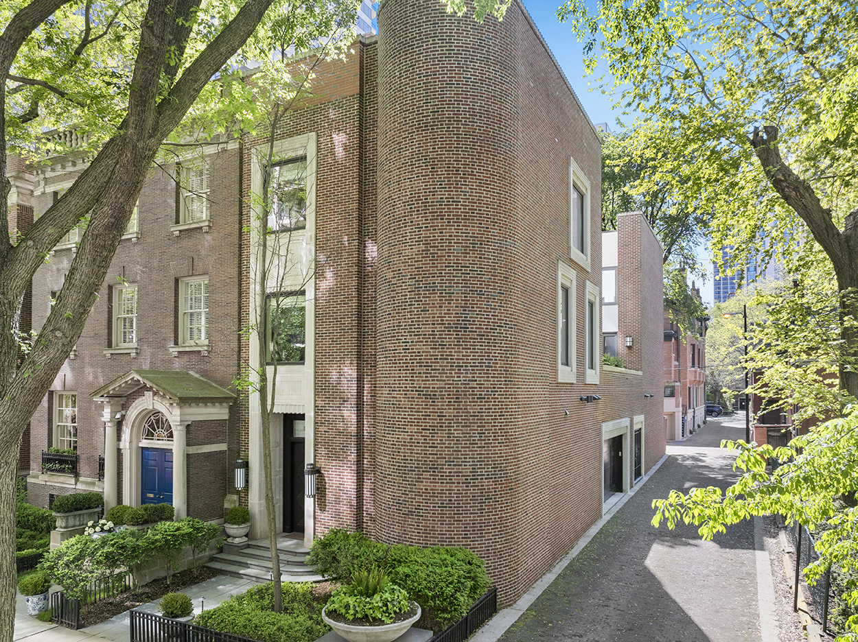 Chicago townhouse exterior
