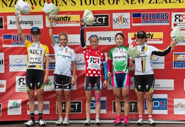 The stage 3 podium: Tour leader Judith Arndt (HTC-Highroad), U23 leader Emily Collins (Cyclosport NZ), QoM leader Ruth Corset (Jayco-AIS), sprint leader Huang Li (Giant Pro-China) and stage winner Ina-Yoko Teutenberg (HTC-Highroad).