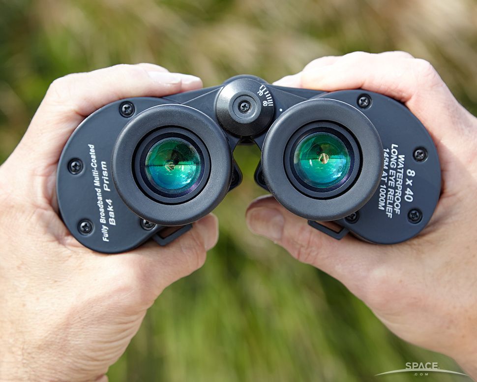 How to choose binoculars for astronomy and skywatching | Space