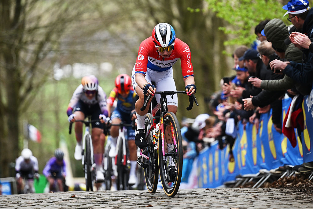 Lorena Wiebes racing at In Flanders Fields Women 2026