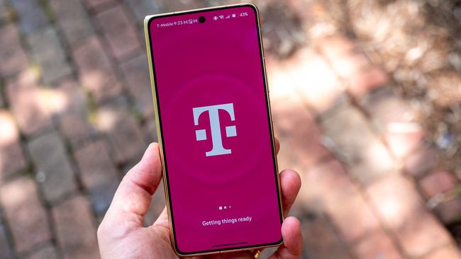 T-Mobile завершает месяц подарков футболкой за 60 долларов, о которой никто не просил