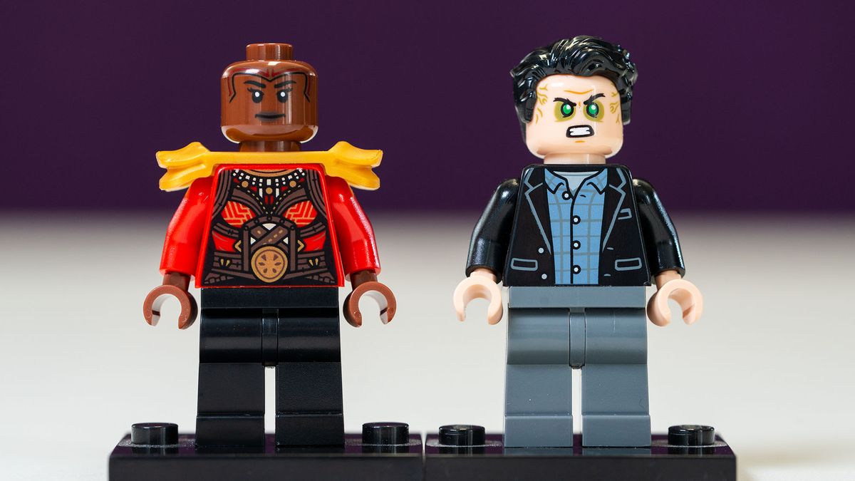 The Bruce Banner and Okoye Minifigures from the Lego Hulkbuster: The Battle of Wakanda playset.
