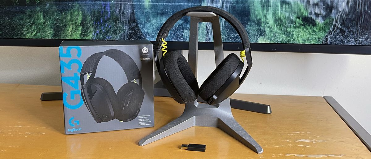 Logitech G435 Lightspeed Wireless Gaming Headset Review Light Weight