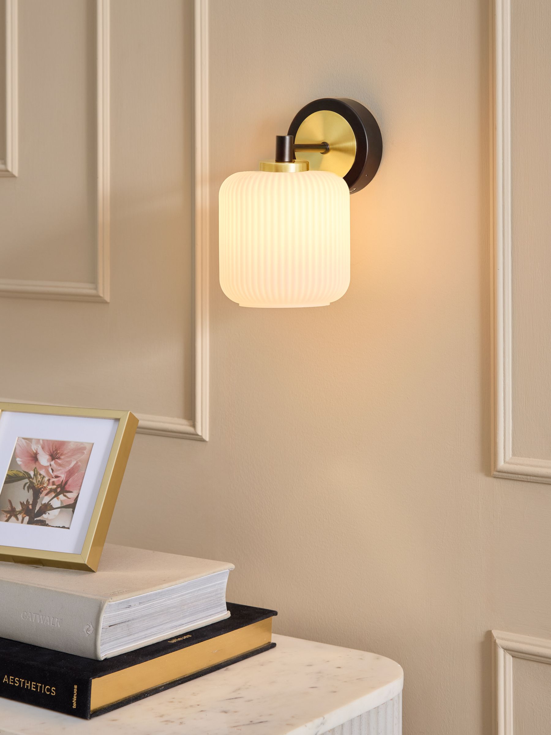 Black Ryker Rechargeable Wireless Wall Light