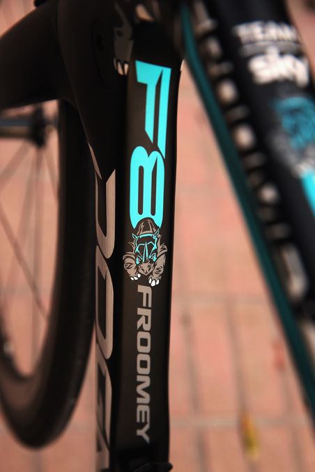 Froome's Pinarello Dogma F8 has plenty of custom decals
