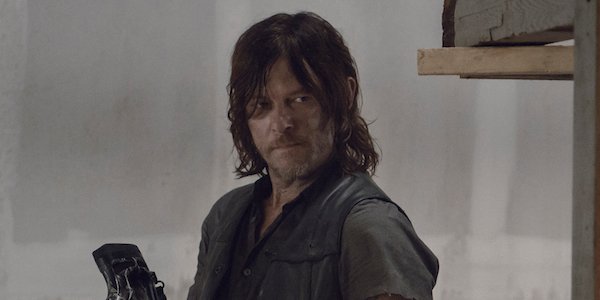 daryl facing beta the walking dead