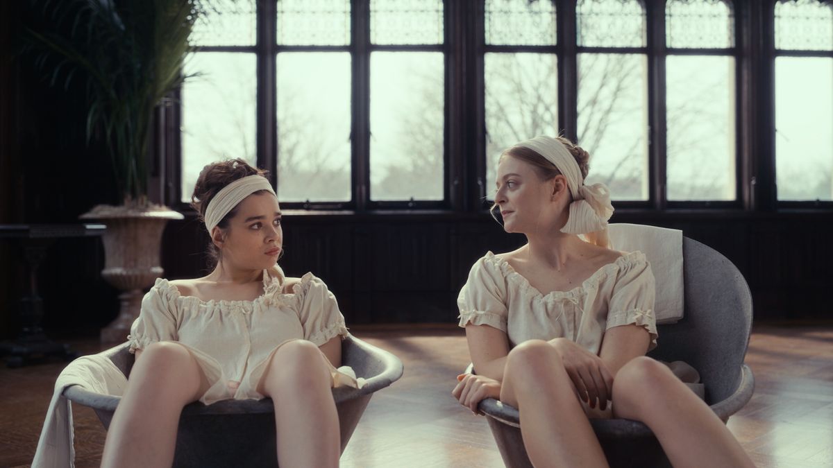 Hailee Steinfeld and Anna Baryshnikov in Dickinson Season 2 Episode 7 