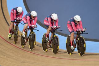 Team USA in the team pursuit qualifying