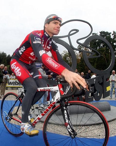 Cadel Evans had bad luck in the final, as he flatted