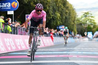 Egan Bernal (Ineos Grenadiers) gained time on the gravel roads of stage 11 in the 2021 Giro d'Italia