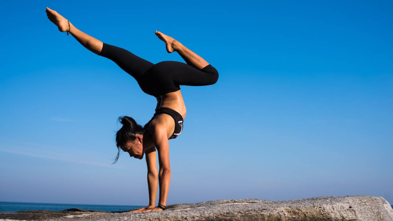 5 Common Yoga Alignment Mistakes, and How to Fix Them – Chopra