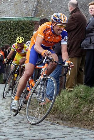 Rabobank's 'Jan Anton Pijl' (or Juan Antonio Flecha) rides in the 2006 Ronde van Vlaanderen.