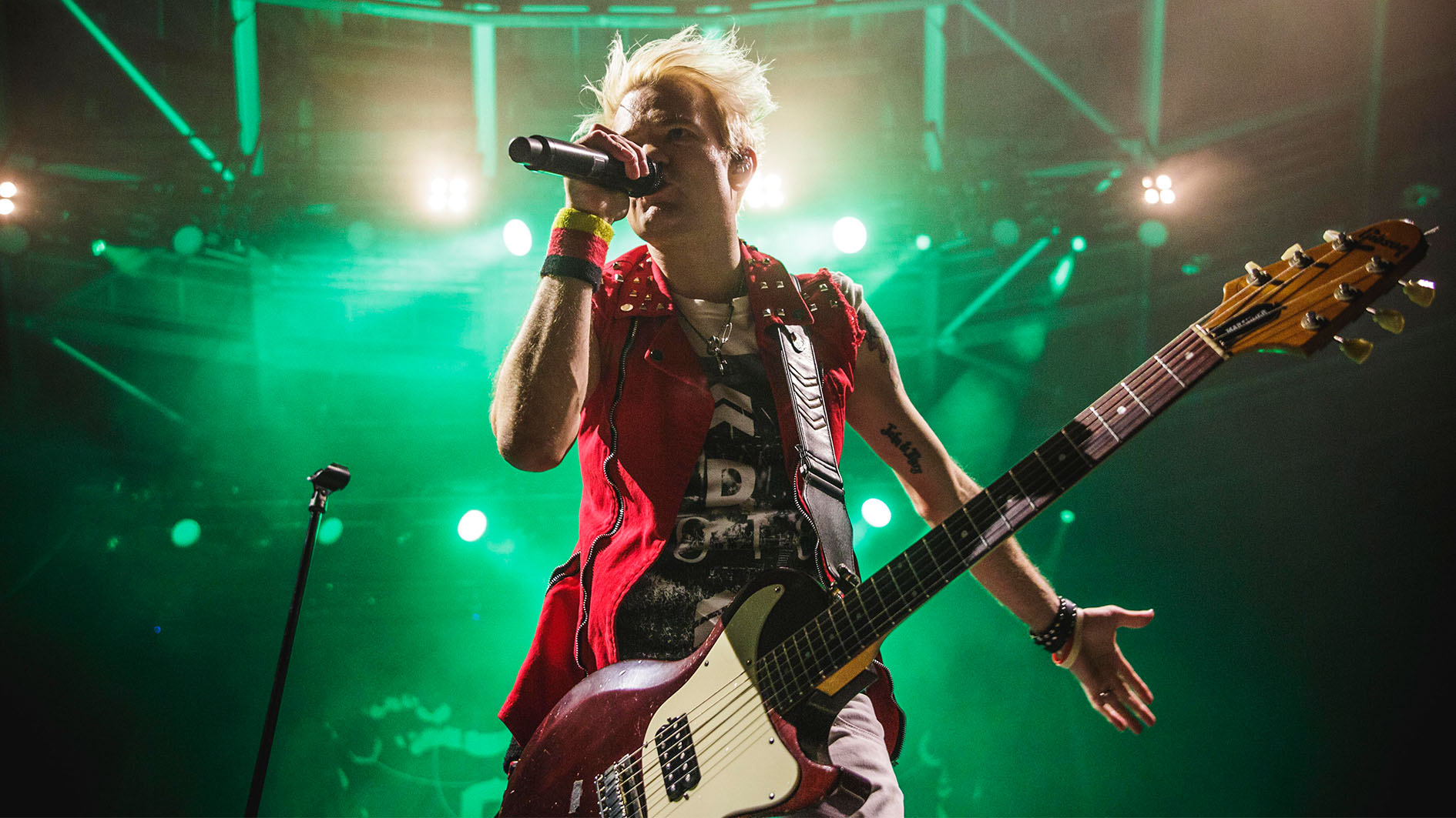 Sum 41 singer Deryck Whibley gets married one year after serious