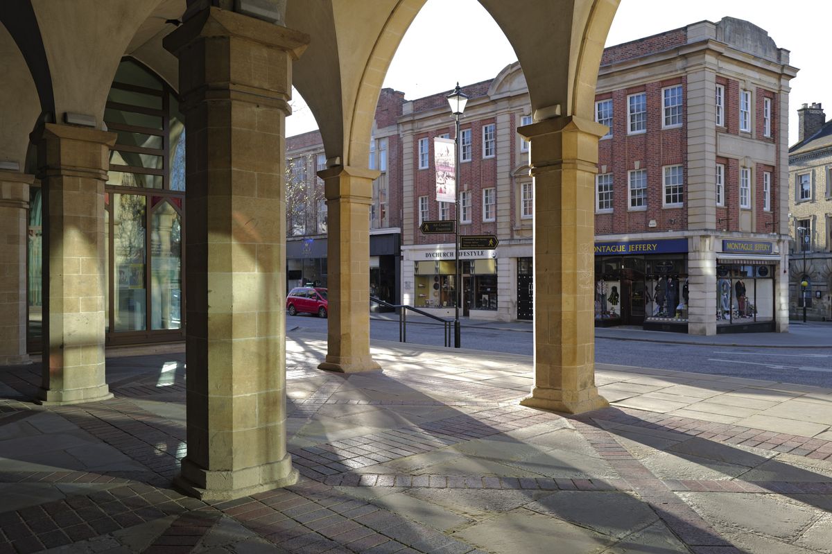 Leica Q3 sample photos &ndash; arches of an old building, backlit by the morning sun