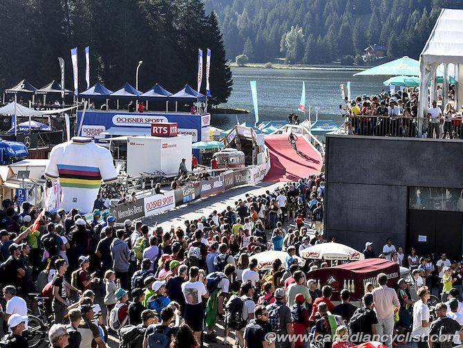 Nino Schurter about to start his final lap