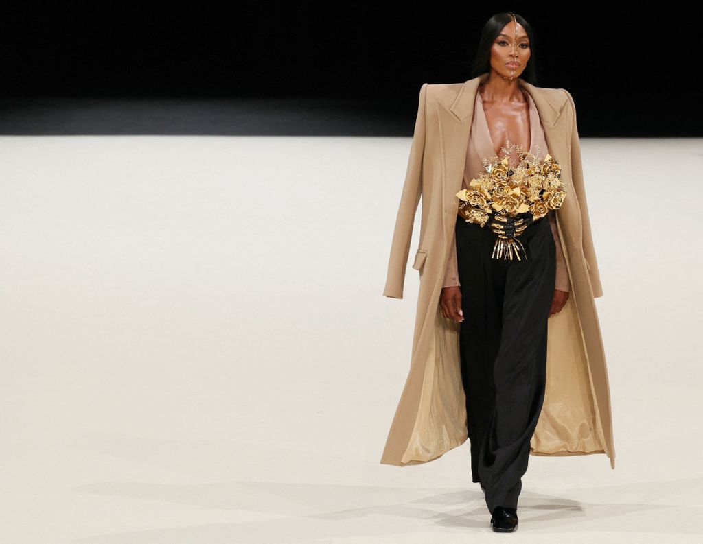 Naomi Campbell Powerfully Closes Balmain’s Menswear Show at Paris ...