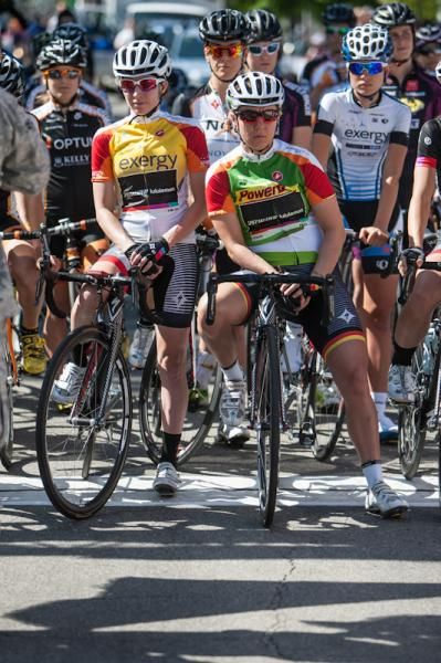 Evelyn Stevens (Specialized-Lululemon) and teammate Ina-Yoko Teutenburg wait for the start.