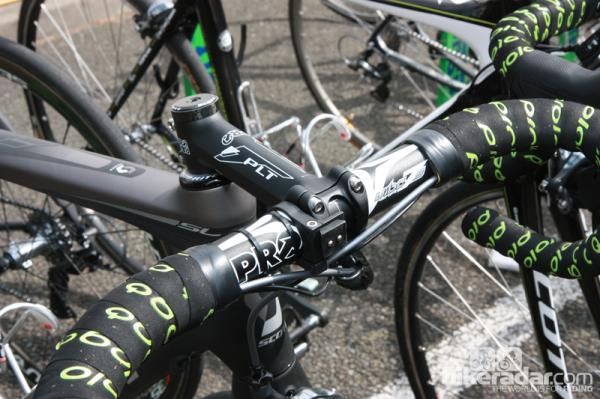 An all-alloy cockpit from PRO for GreenEdge's Svein Tuft. The PLT stem is a more aggressive -10