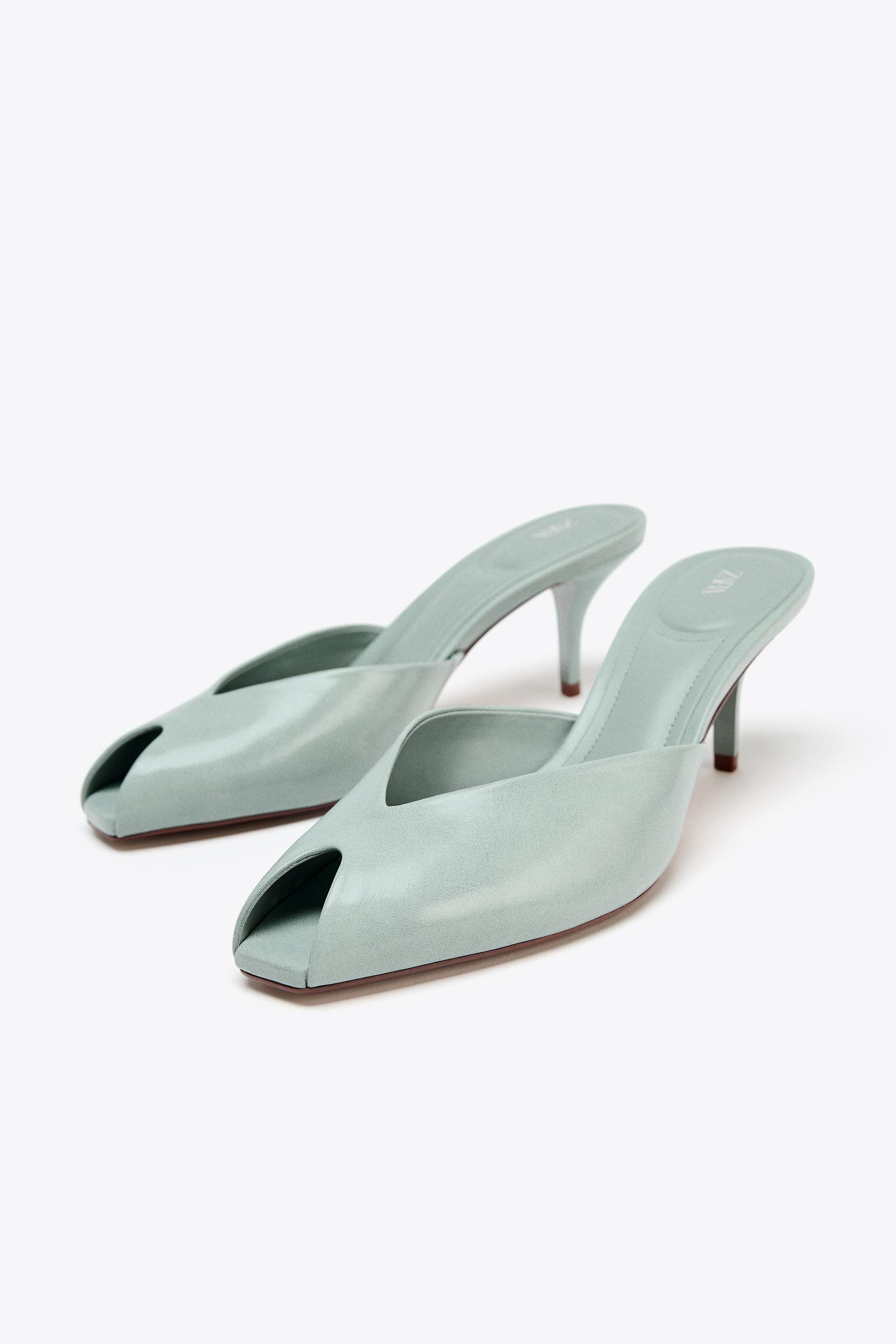 Patent Effect Sandals