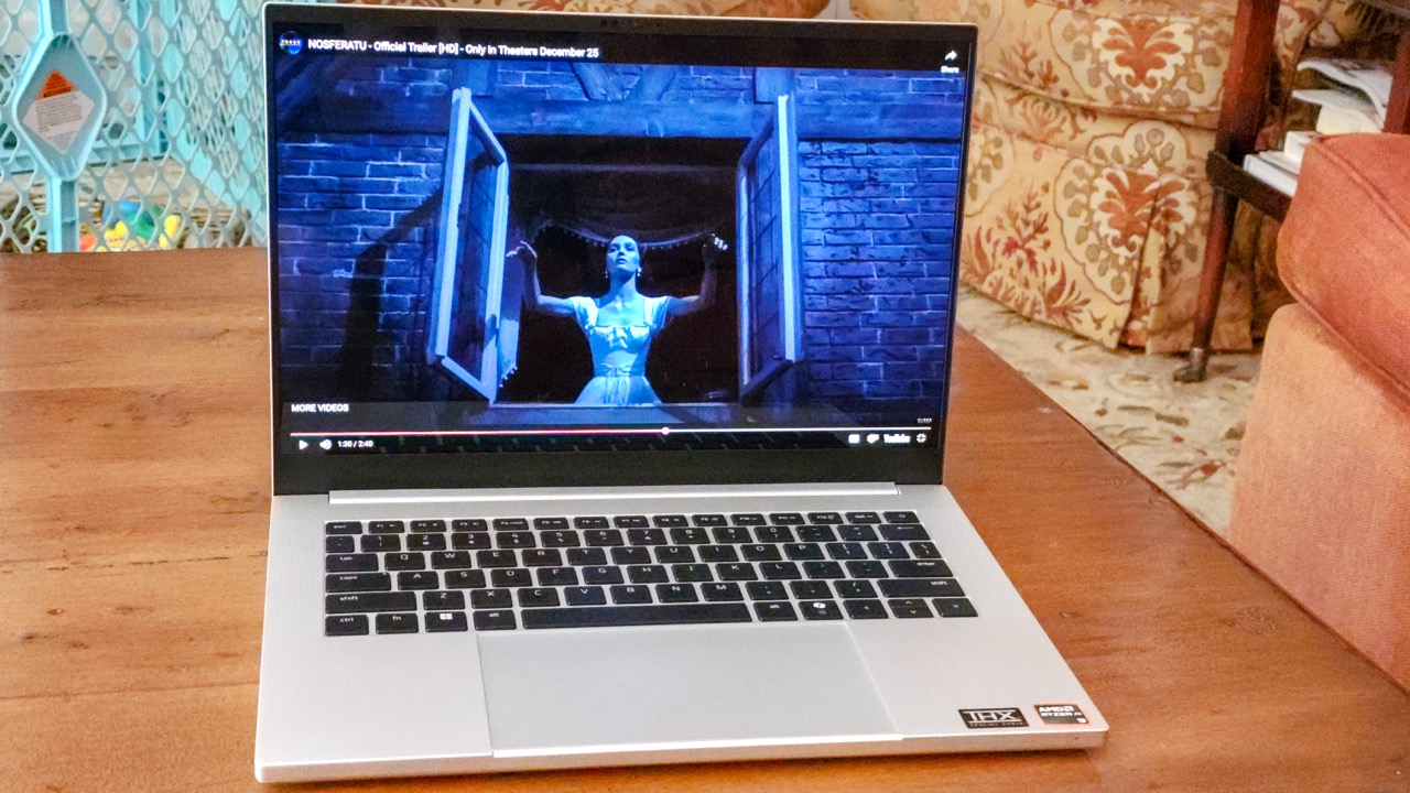 Razer Blade 14 (2025) Nosferatu trailer