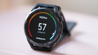 Huawei Watch GT Runner displaying VO2 max estimation