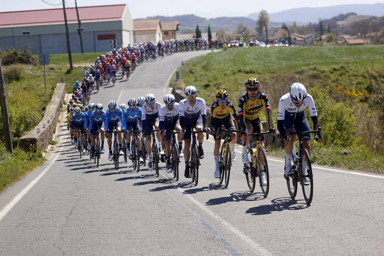 Itzulia Basque Country 2021 - 60th Edition - 3rd stage Amurrio - Ermualde (Laudio) 167,7 km - 07/04/2021 - Israel Start-Up Nation - photo Luis Angel Gomez/BettiniPhoto&Acirc;&copy;2021