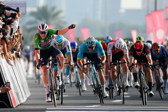 Tim Merlier vince ad Abu Dhabi Breakwater (foto: Getty Images)