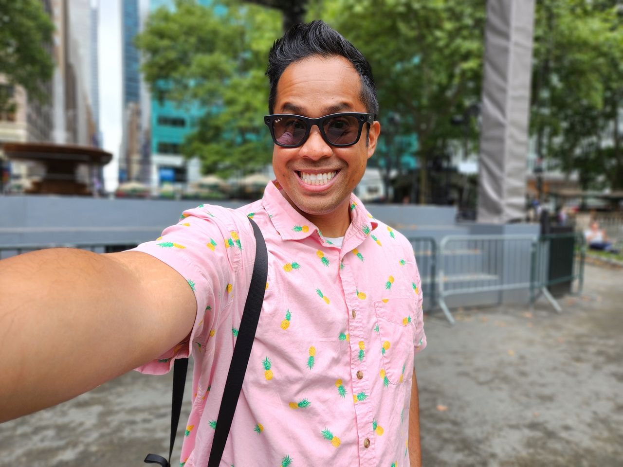 Samsung Galaxy Z Fold 4 portrait sample.