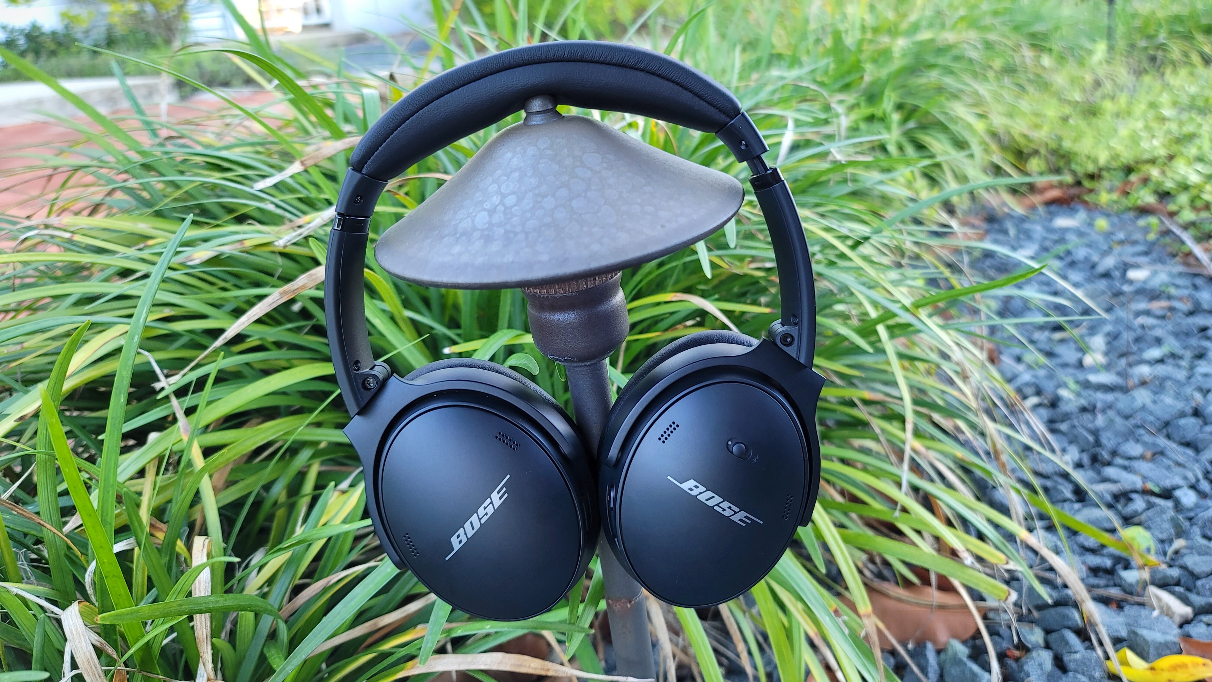 best noise-cancelling headphones: Bose QuietComfort 45