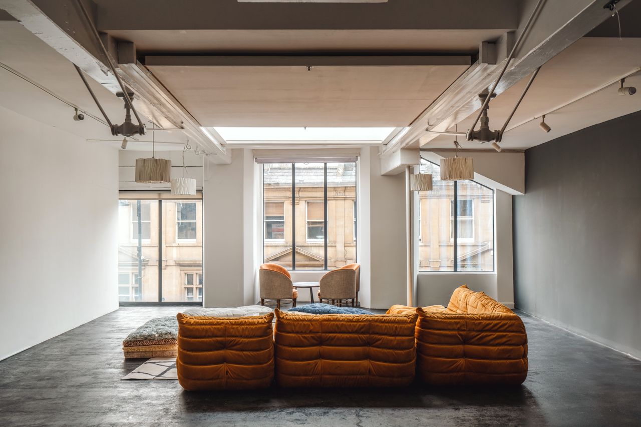 Photographs of the exterior and interior of 12 The Paragon in Bath