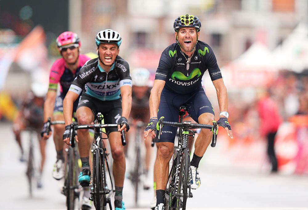 Alejandro Valverde (Movistar) beats Julian Alaphilippe (Etixx-QuickStep) to the line