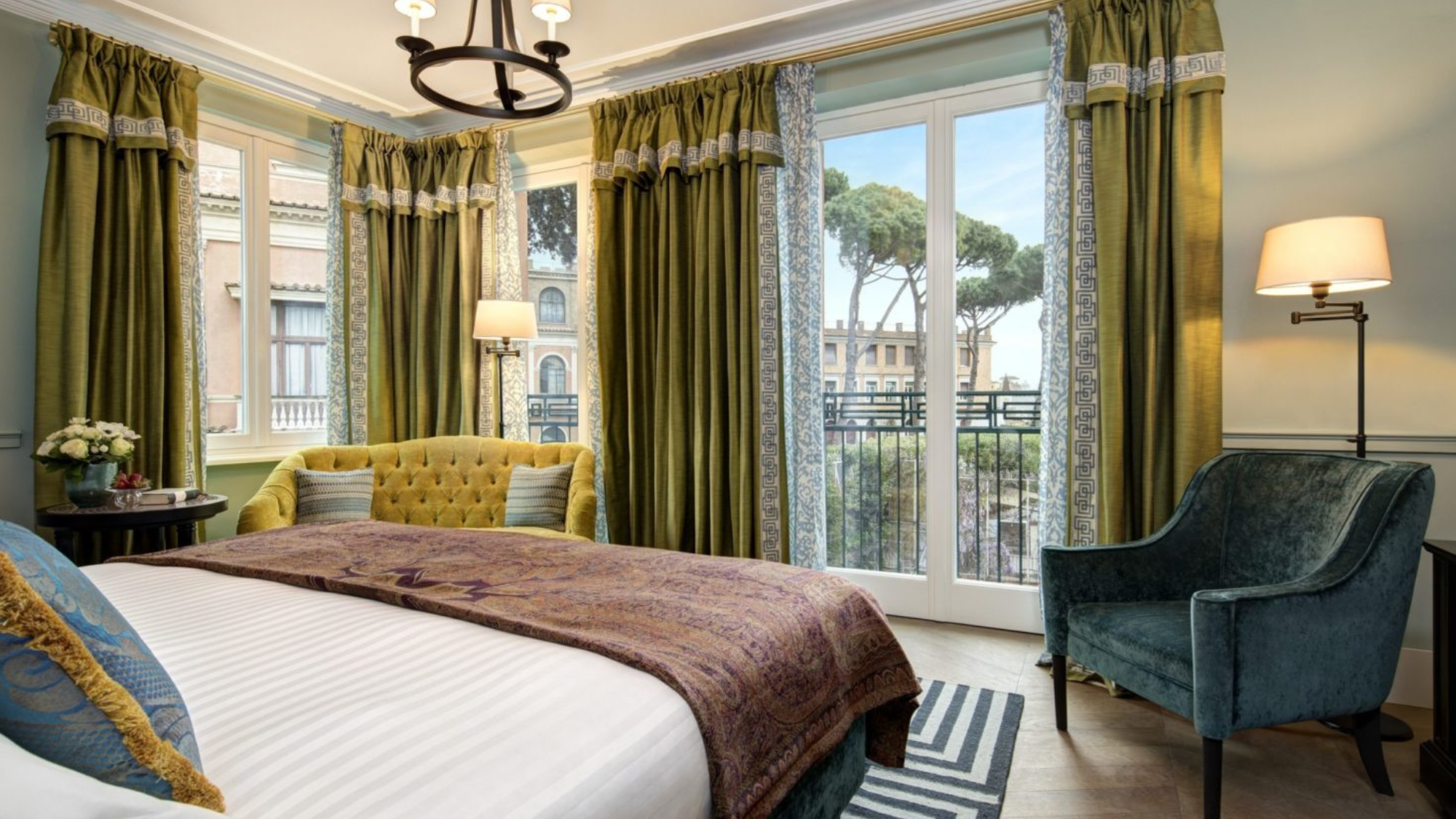 Hotel de la Ville bedroom