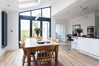 Single storey rear extension ideas: Dittrich Hudson Vasetti kitchen extension