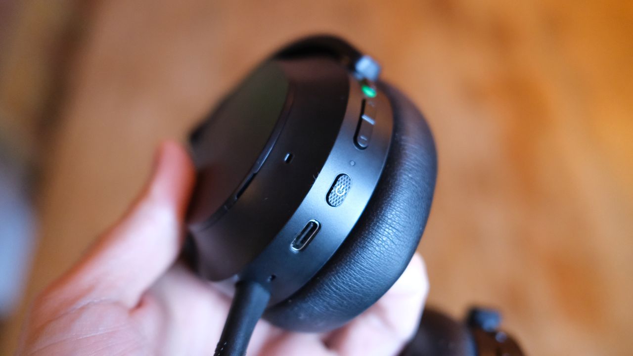 Razer Barracuda V2 Pro headset review