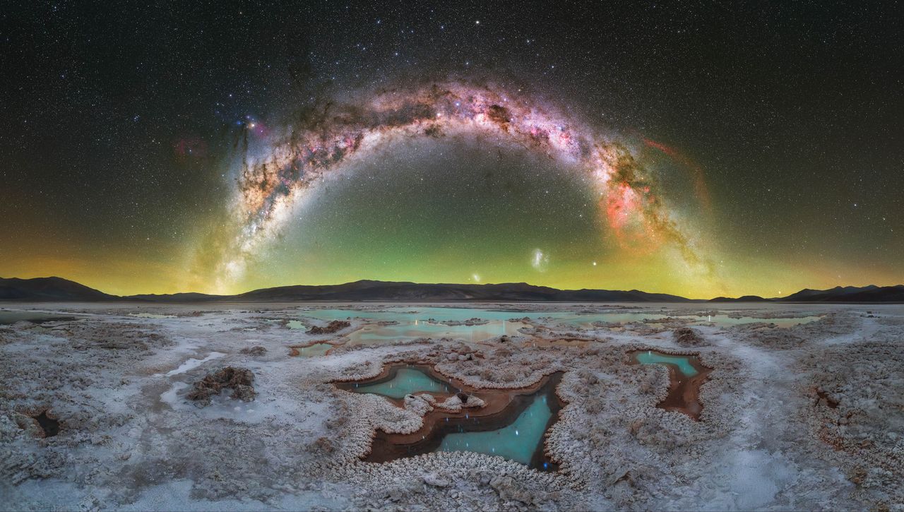 This Milky Way photo looks out of this world – a perfect night sky over a surreal salt flat landscape