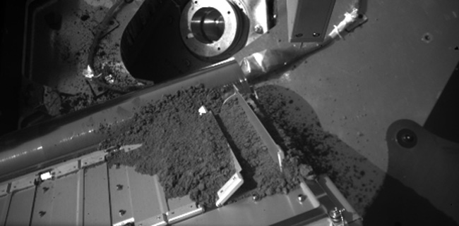 Clumpy Martian Soil Refuses to Budge