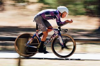 Luke Plapp racing on his Giant Trinity Advanced SL TT bike