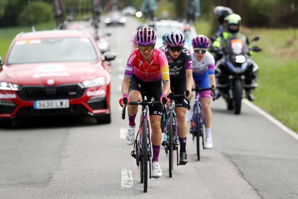 LABASTIDA SPAIN MAY 13 Ashleigh Moolman Pasio of South Africa and Team SD Worx competes in the breakaway during the 1st Itzulia Women 2022 Stage 1 a 1059km stage from VitoriaGasteiz to Labastida ItzuliaWomen UCIWWT on May 13 2022 in Labastida Spain Photo by Gonzalo Arroyo MorenoGetty Images