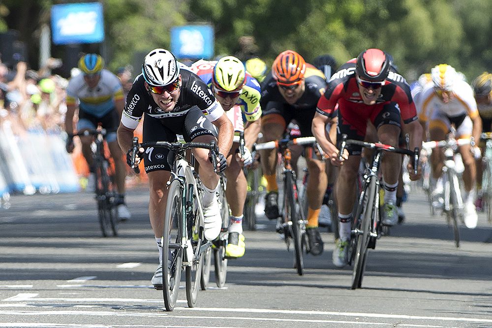 Cavendish wins the stage 1 sprint